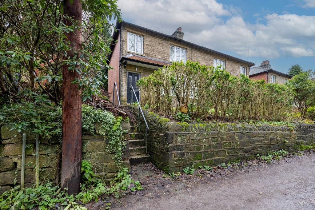 Underbank Avenue, Charlestown, HX7 6PP 3 bed semidetached house for