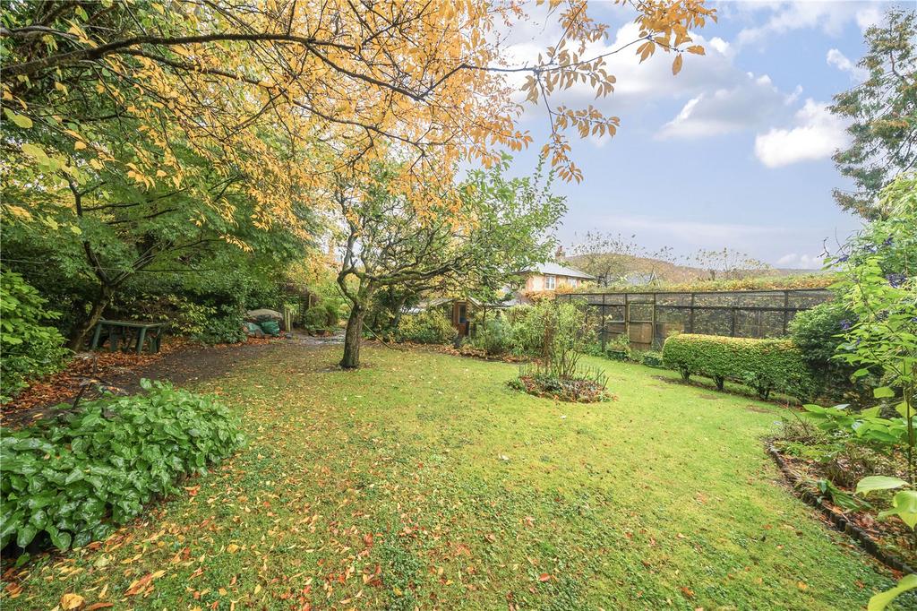 Bones Lane, Buriton, Petersfield, Hampshire, GU31 2 bed semidetached