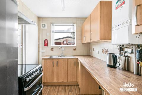4 bedroom semi-detached house to rent - Kingshill Avenue, Northolt, UB5