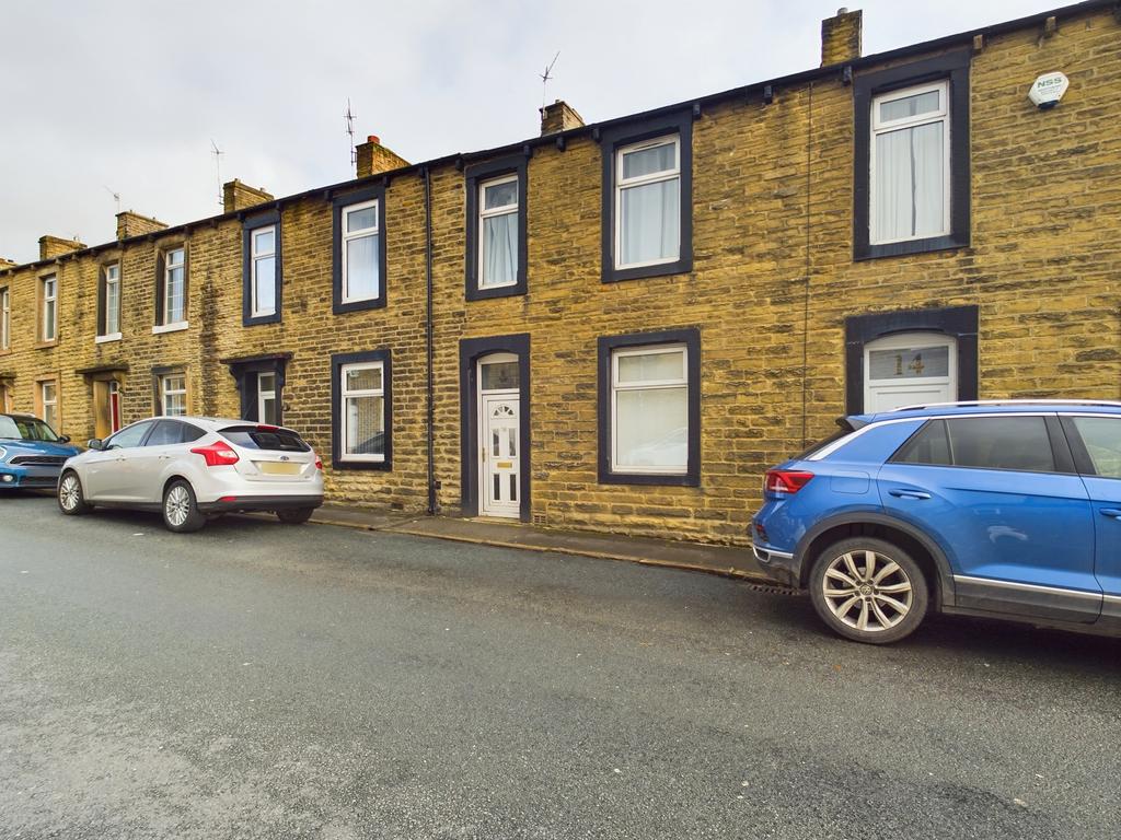 Westmoreland Street, Skipton, BD23 3 bed terraced house £750 pcm (£173 pw)