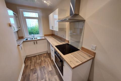 3 bedroom flat to rent, 110 Harefield Drive, Glasgow, G14 9AJ