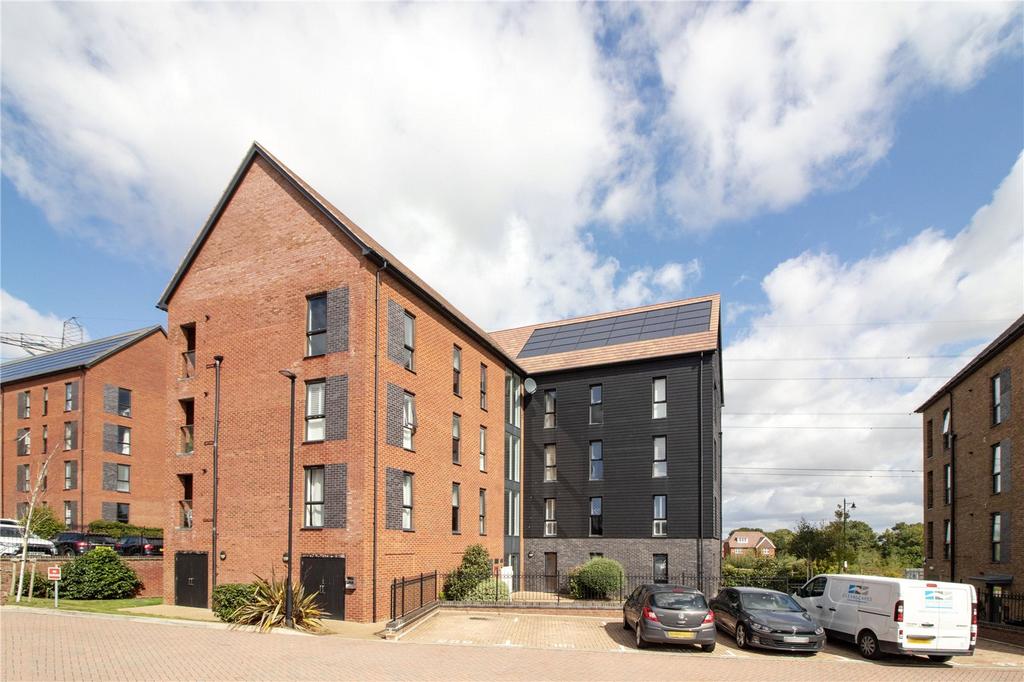 Mortimer Square, Weldon, Ebbsfleet Valley, DA10 2 bed apartment for sale £300,000