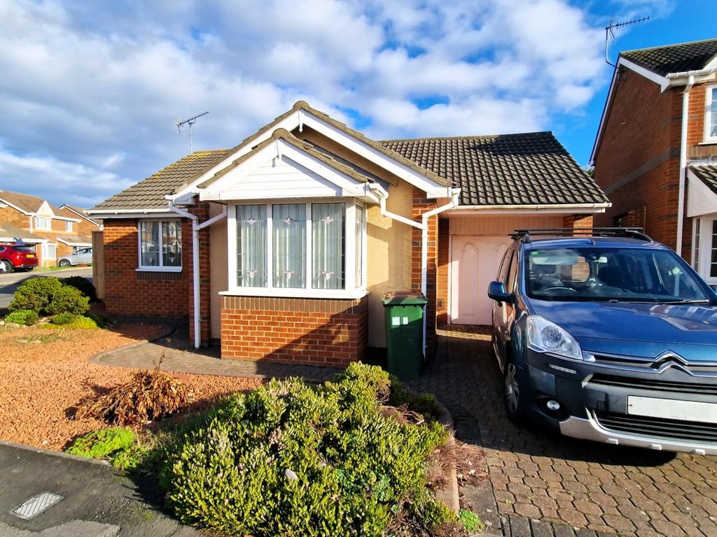 Heysham Grove, Redcar, TS10 2 bed detached bungalow to rent £800 pcm