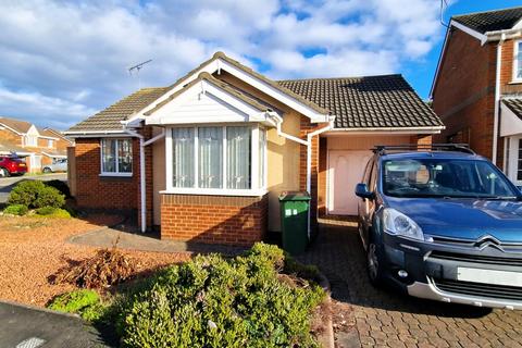 2 bedroom detached bungalow to rent, Heysham Grove, Redcar, TS10