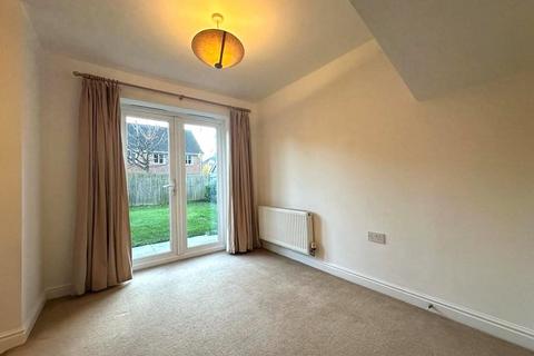 3 bedroom semi-detached house to rent - St. Swithins Road, Fleet, Hampshire, GU51