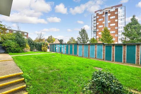 2 bedroom maisonette for sale, Victor Walk, Hornchurch, Essex