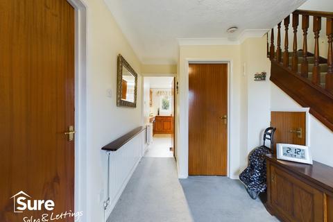 3 bedroom detached house to rent, Trinity Walk, Hemel Hempstead, Hertfordshire, HP2 4NN