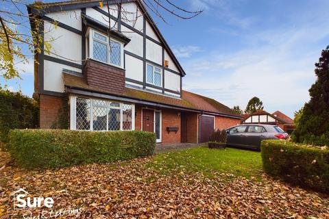 3 bedroom detached house to rent, Trinity Walk, Hemel Hempstead, Hertfordshire, HP2 4NN