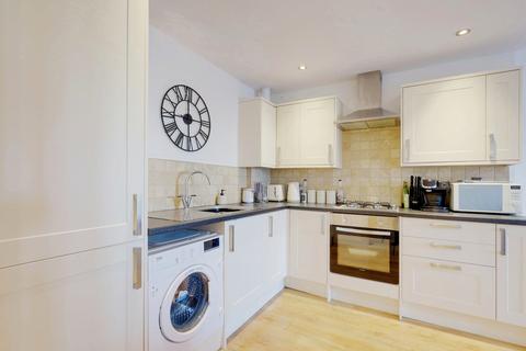 1 bedroom apartment for sale, London Road, Leigh-on-sea, SS9