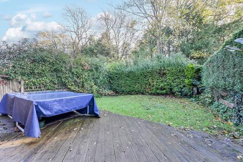 29 Oakham Drive, Bromley, BR2 0XE