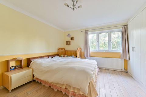 29 Oakham Drive, Bromley, BR2 0XE