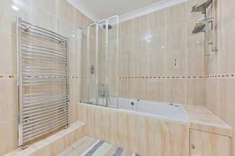 29 Oakham Drive, Bromley, BR2 0XE