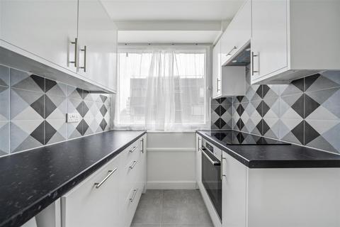 1 bedroom flat for sale, THE WATER GARDENS, London, W2