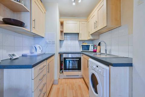 4, 11 Talbot Square, London, W2 1TR
