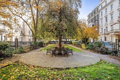 4, 11 Talbot Square, London, W2 1TR