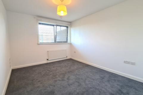 2 bedroom flat for sale, Bentinck Road, UB7 7RP