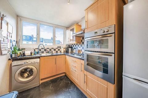 3 bedroom maisonette for sale, Acacia Road, Wood Green, London, N22