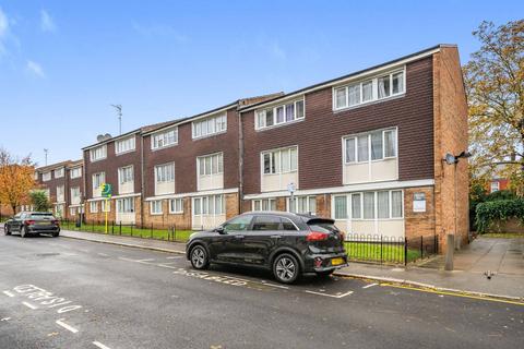 3 bedroom maisonette for sale, Acacia Road, Wood Green, London, N22