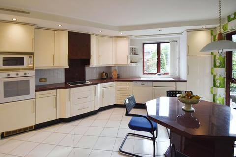 3 bedroom apartment for sale, The Mount, Ringley Hey, Whitefield, M45