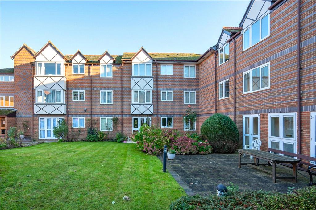 Davis Court Marlborough Road St 1 Bed Flat £250 000