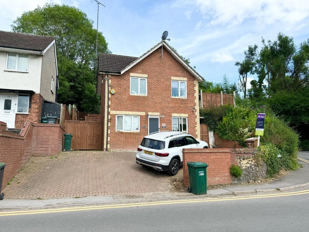 Primrose Hill, Kings Langley, Herts, WD4 3 bed detached house for sale