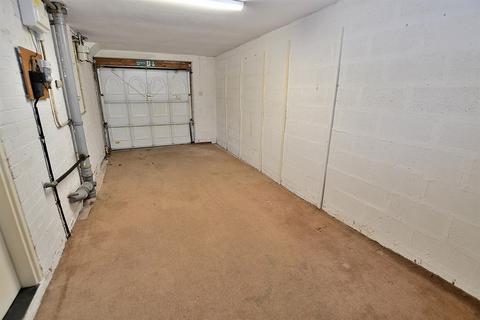 162 Blackhalve Lane, Wolverhampton, WV11 1AA