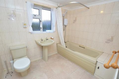 162 Blackhalve Lane, Wolverhampton, WV11 1AA