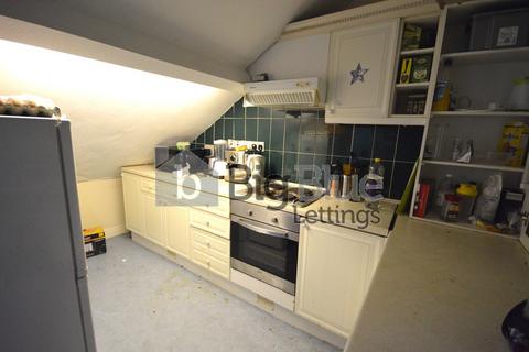 8 bedroom property to rent, 3 Hyde Park Terrace, Hyde Park, Leeds LS6