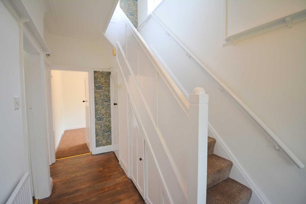 Broadway, Worsley 3 bed semidetached house £1,295 pcm (£299 pw)