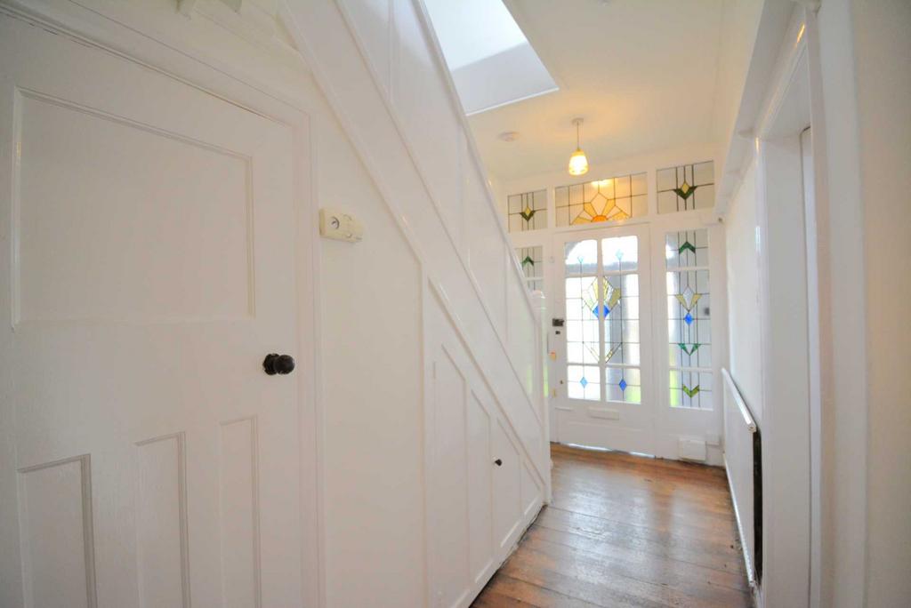 Broadway, Worsley 3 bed semidetached house £1,295 pcm (£299 pw)
