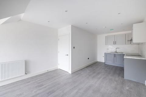 1 bedroom flat for sale, Victoria Road, Horley