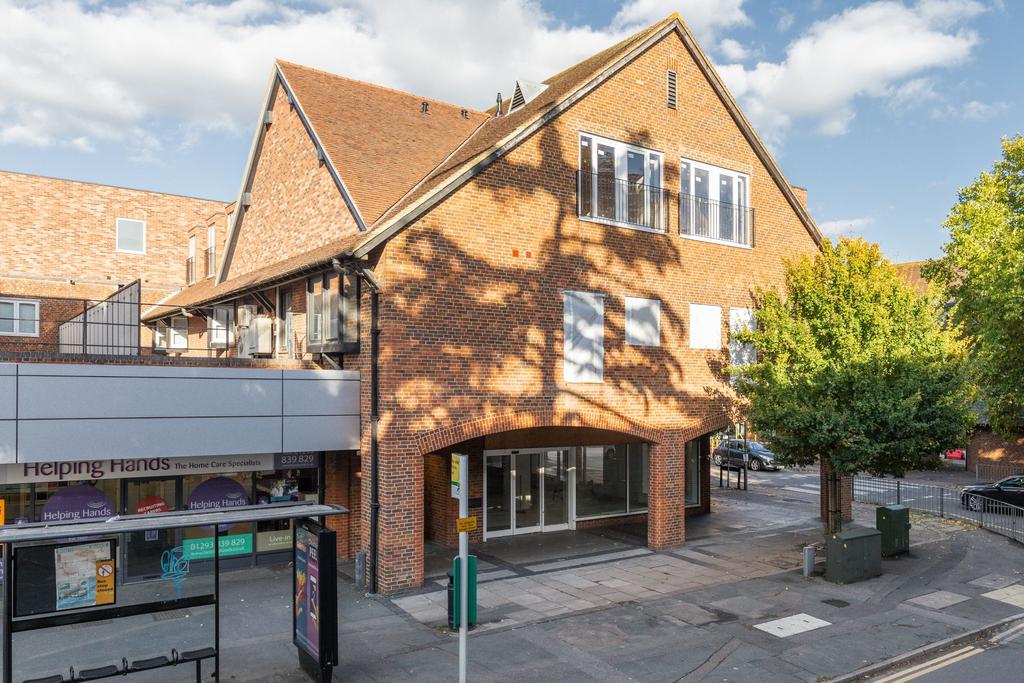 Victoria Road, Horley 1 bed flat for sale £190,000