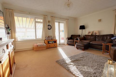 3 bedroom detached bungalow for sale - THE SPINNEY, DOWN END