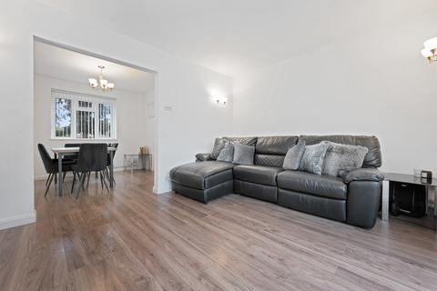 3 bedroom semi-detached house for sale - Springfield Gardens, Ruislip, Greater London, HA4