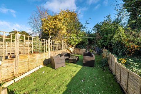 69 Elgar Road, Reading, RG2 0DQ