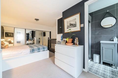69 Elgar Road, Reading, RG2 0DQ