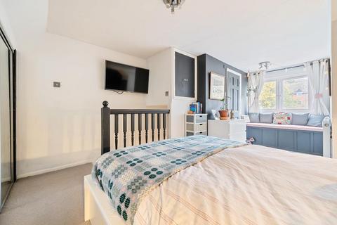 69 Elgar Road, Reading, RG2 0DQ