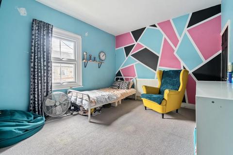 69 Elgar Road, Reading, RG2 0DQ