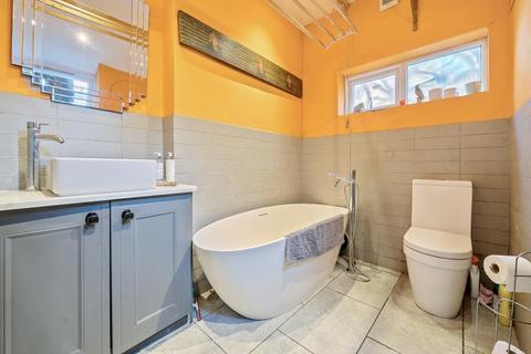 69 Elgar Road, Reading, RG2 0DQ