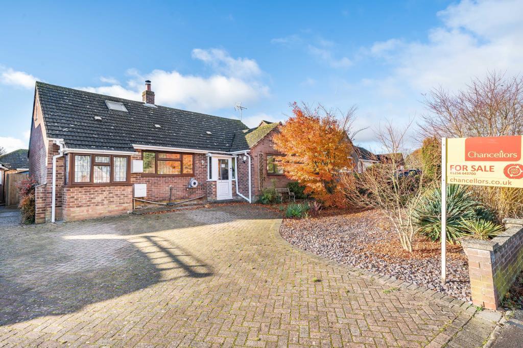 Old Basing, Basingstoke, RG24 4 bed detached bungalow for sale £650,000