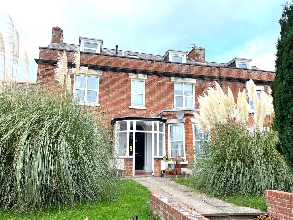 Dorchester House, Chickerell Road, Weymouth 2 bed apartment for sale