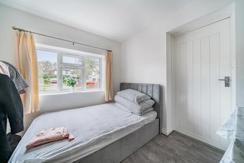 10 Midfield Way, Orpington, BR5 2QJ