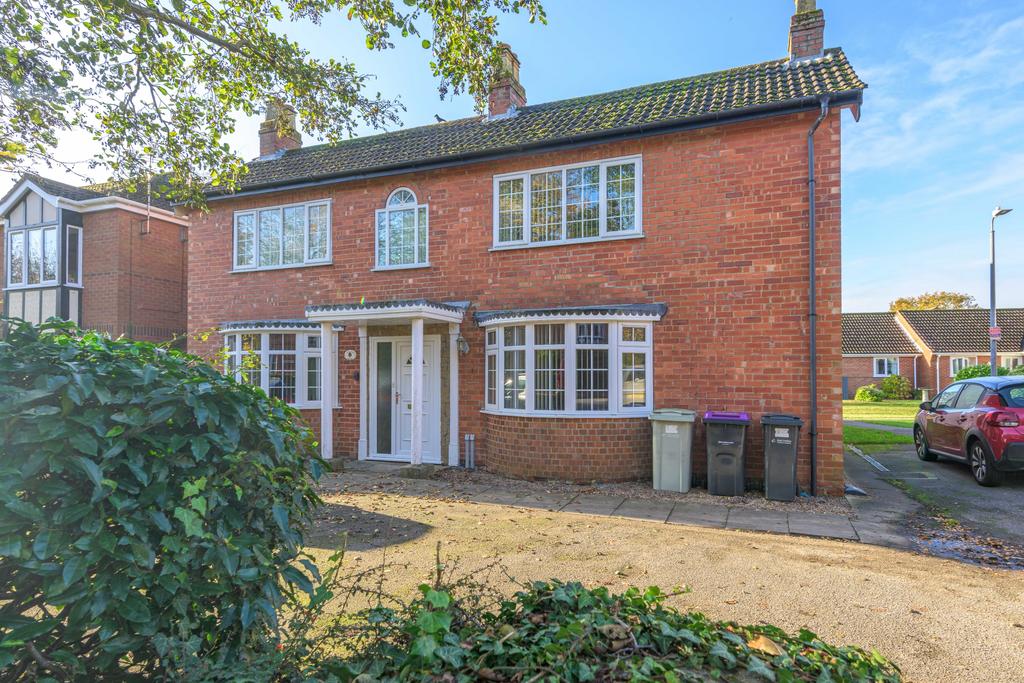 Oaklands, Woodhall Spa, LN10 2 bed ground floor flat for sale £195,000