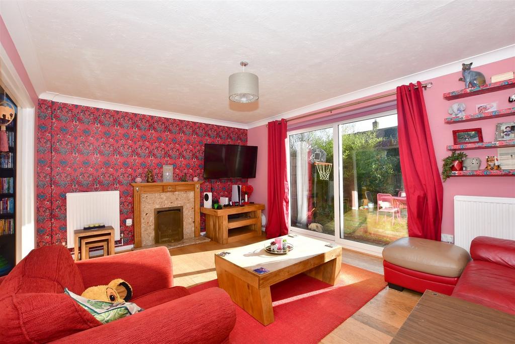 Hart Close, Uckfield, East Sussex 4 bed detached house for sale £475,000