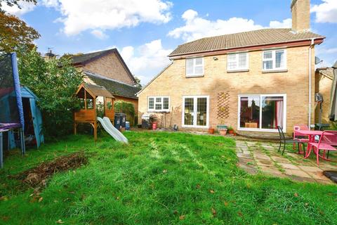 4 bedroom detached house for sale, Hart Close, Uckfield, East Sussex