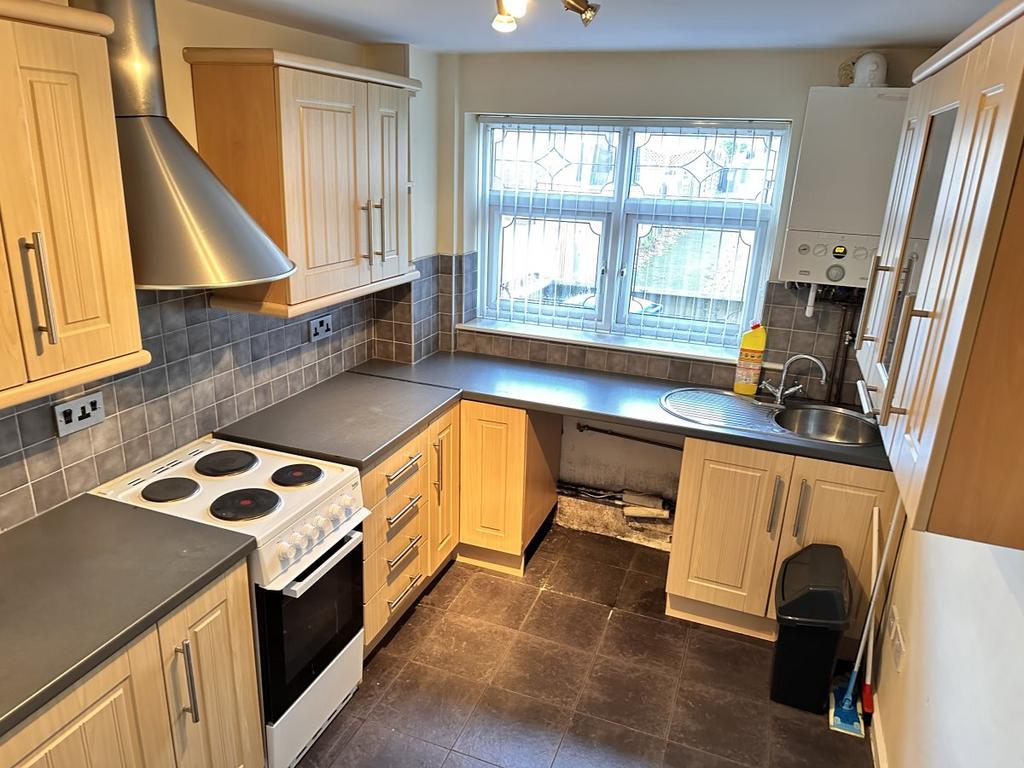 Levington Drive, Oldham 1 bed flat £700 pcm (£162 pw)