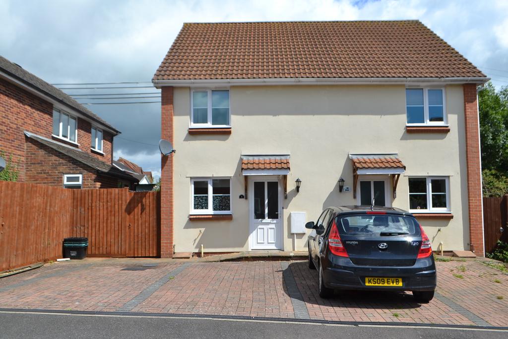 Chard TA20 3 bed semidetached house to rent £995 pcm (£230 pw)