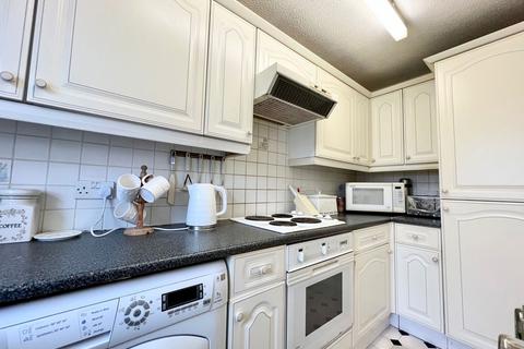 10 Burns Way, Clifford, Wetherby, LS23 6TA