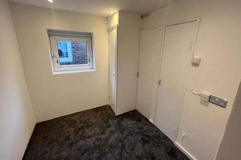 2 bedroom flat for sale - 73 Stonegrove Gardens, Edgware, Middlesex, HA8 7TE