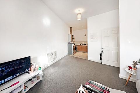 1 bedroom apartment for sale, Main Street, Dickens Heath, B90 - NO CHAIN